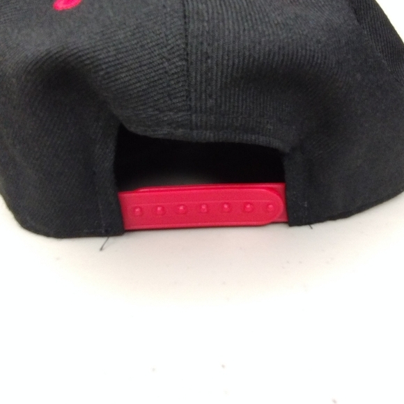 New Era UNLV Snapback - Picture 6 of 10